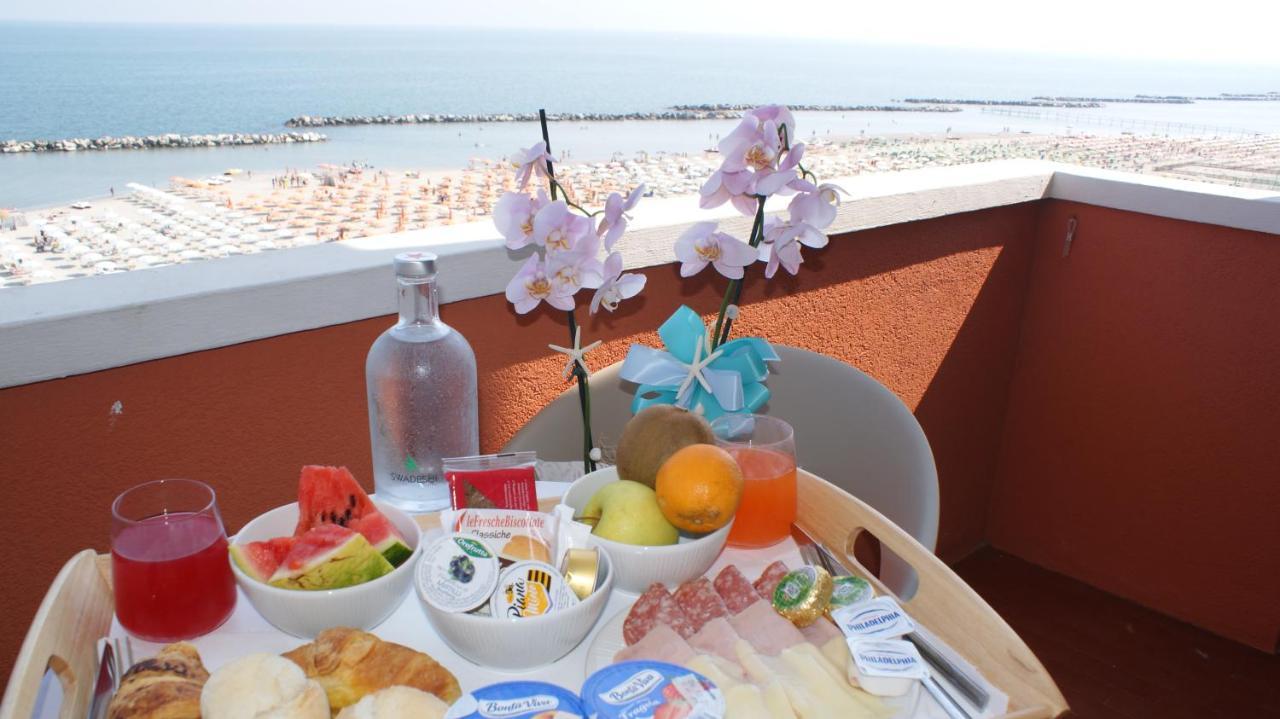 Hotel Palazzo Caveja Rimini Esterno foto