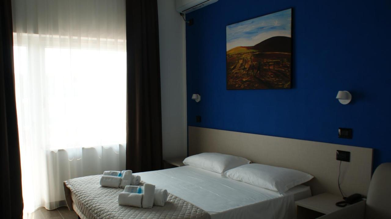 Hotel Palazzo Caveja Rimini Esterno foto