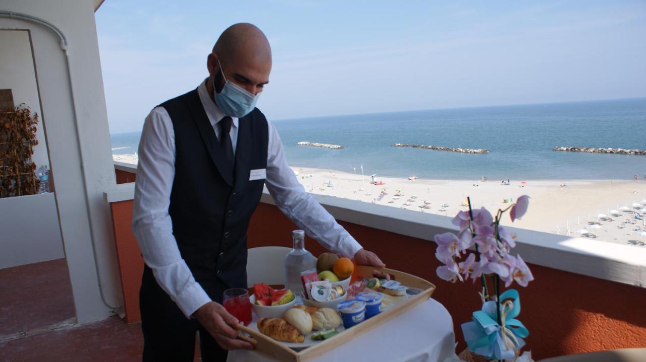 Hotel Palazzo Caveja Rimini Esterno foto