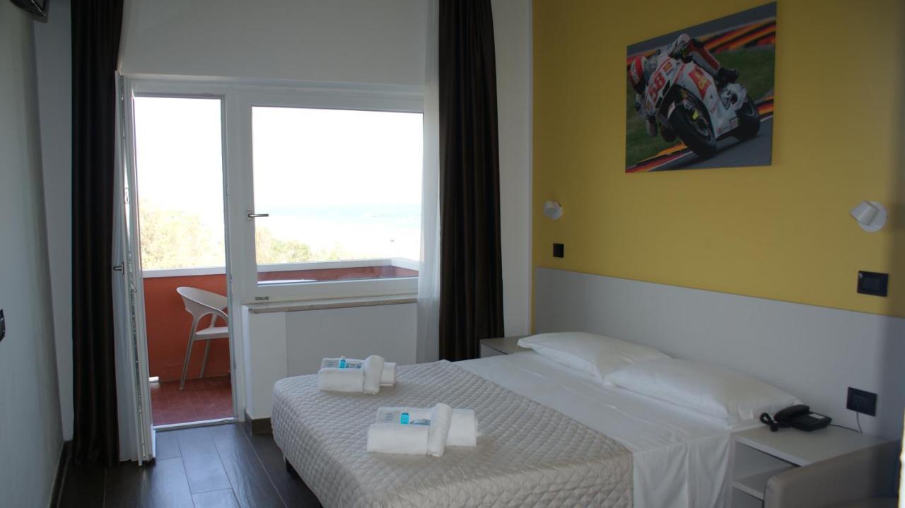 Hotel Palazzo Caveja Rimini Esterno foto