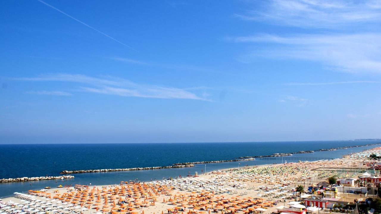 Hotel Palazzo Caveja Rimini Esterno foto