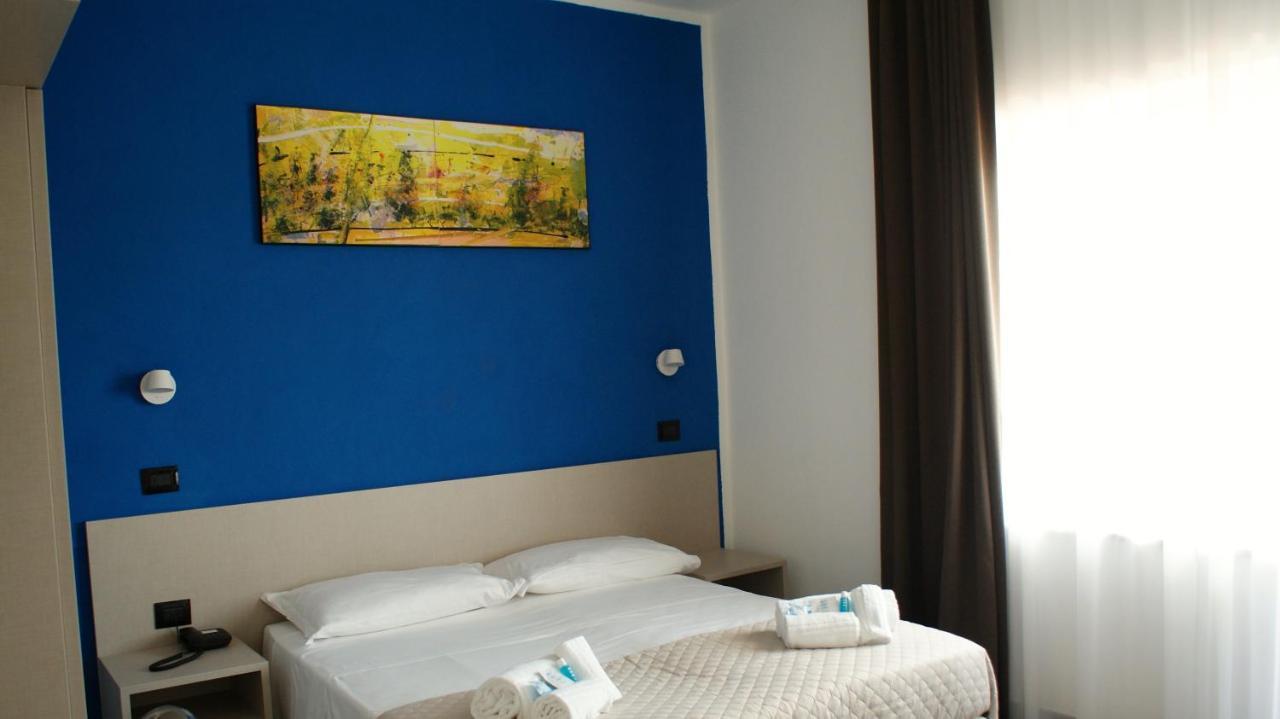 Hotel Palazzo Caveja Rimini Esterno foto
