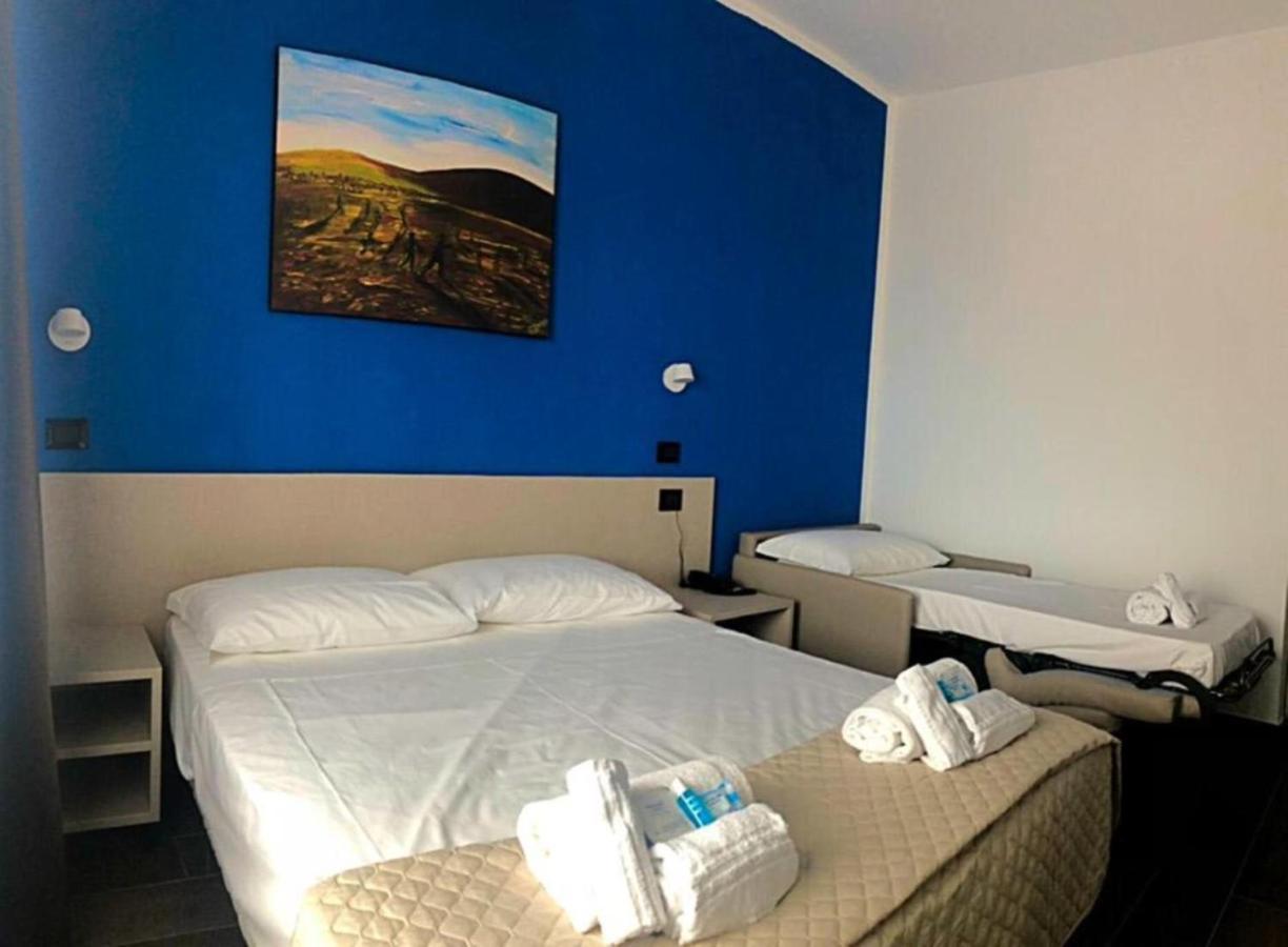 Hotel Palazzo Caveja Rimini Esterno foto
